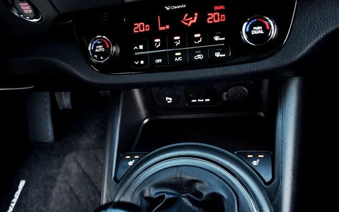 Kia Sportage cena 39900 przebieg: 161000, rok produkcji 2011 z Jasień małe 781